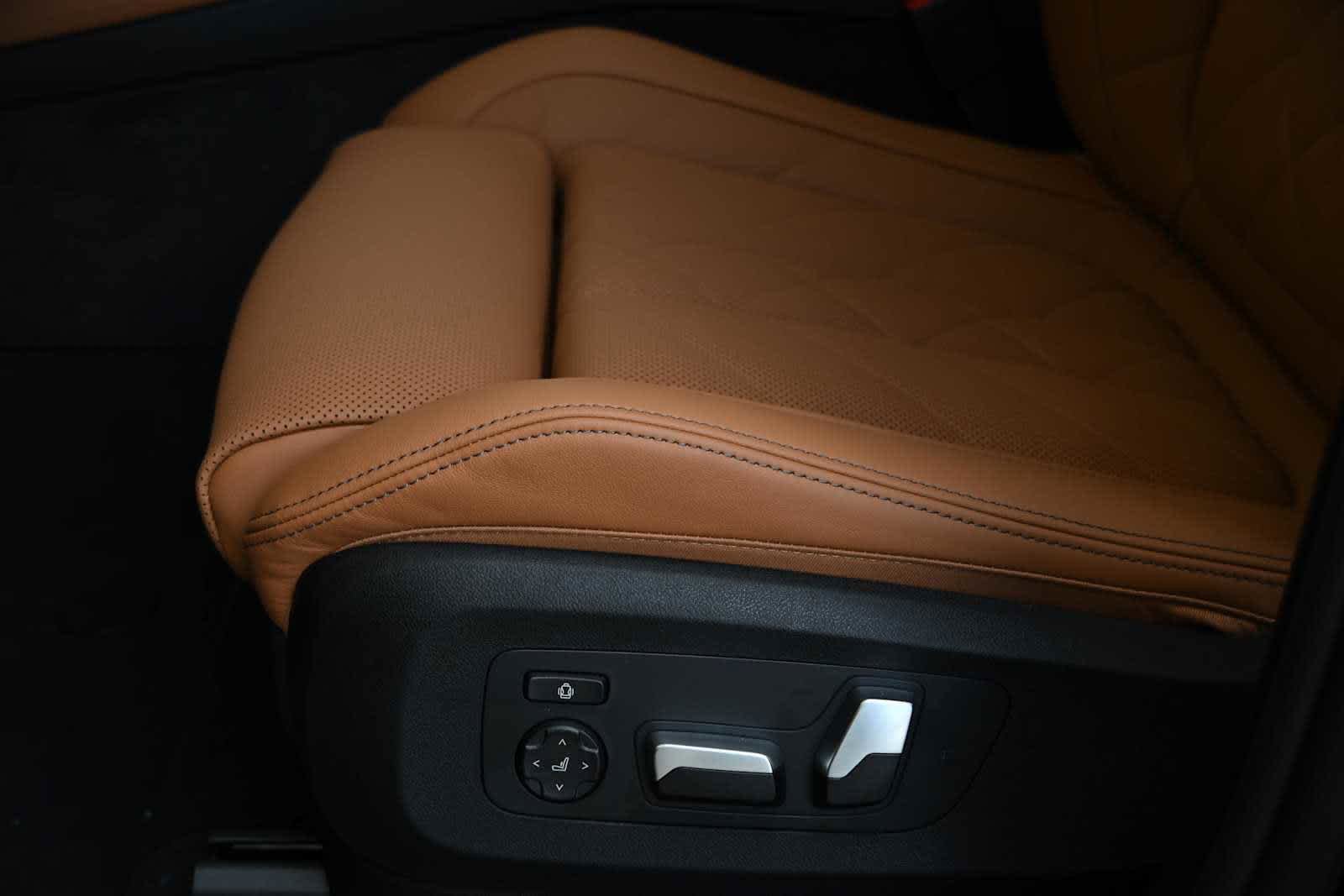Used 2026 BMW X5 xDrive50e image 22