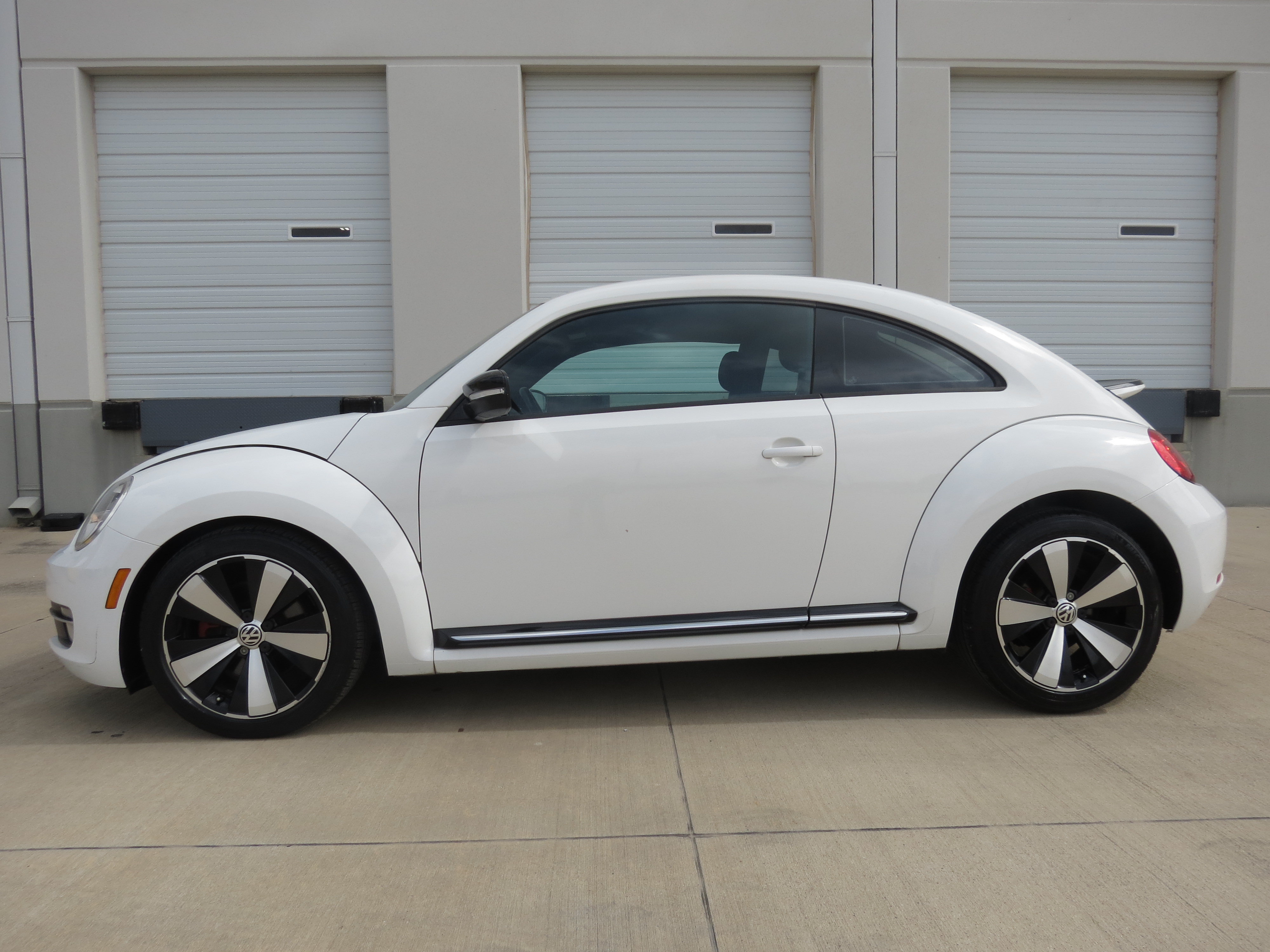 Used 2012 Volkswagen Beetle Turbo FWD image 5