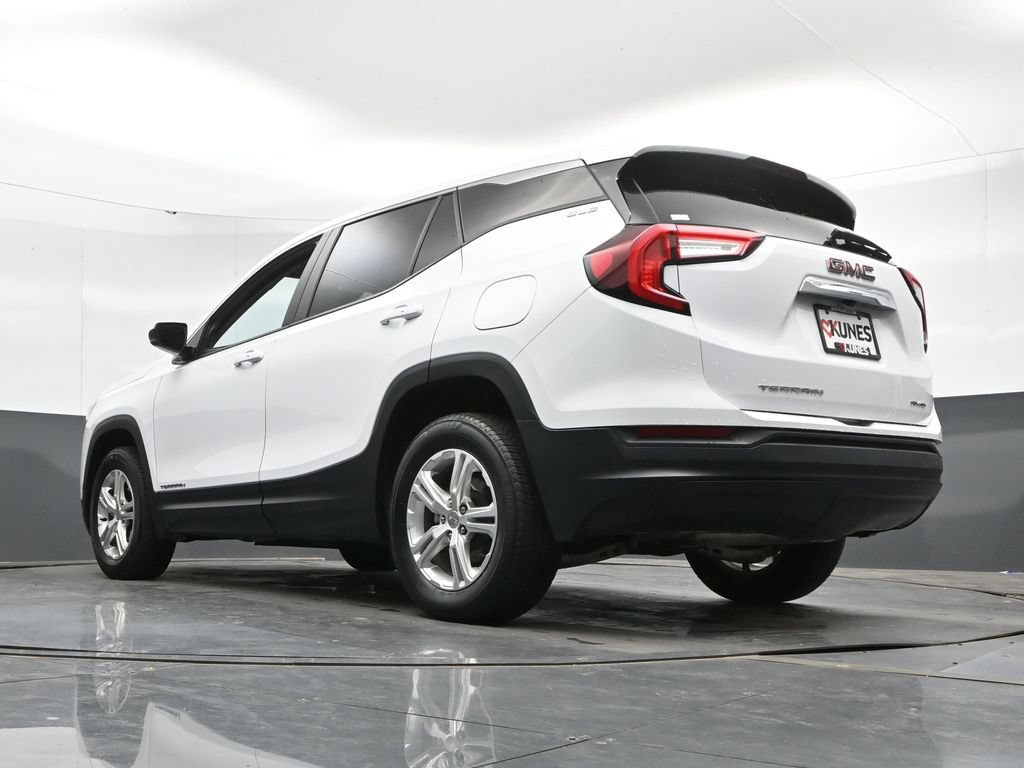 Used 2024 GMC Terrain SLE AWD/4WD image 45