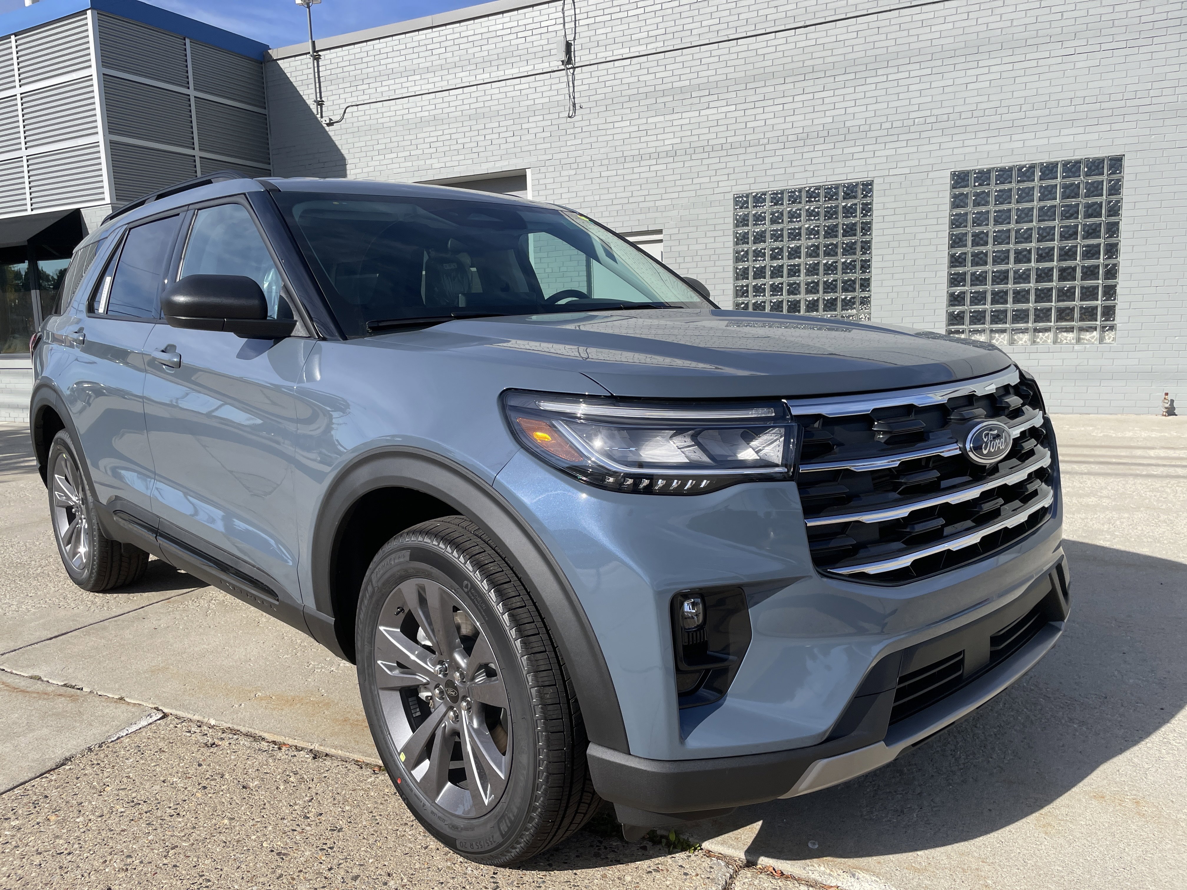 New 2026 Ford Explorer Active image 2