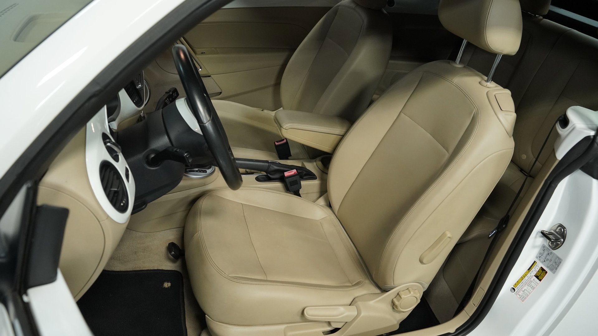 Used 2014 Volkswagen Beetle 1.8T image 35