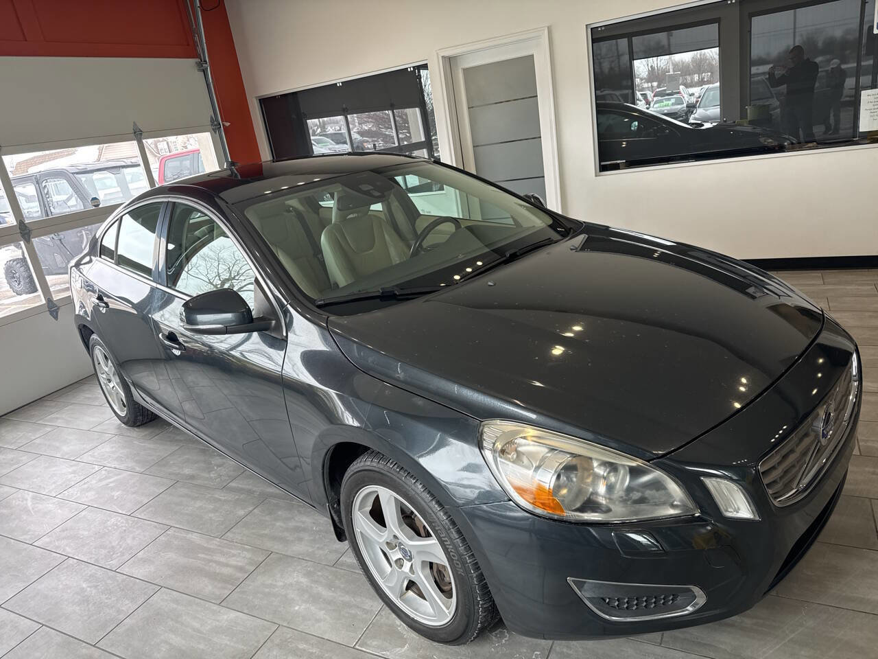 Used 2012 Volvo S60 T5 w/ Climate Pkg image 3
