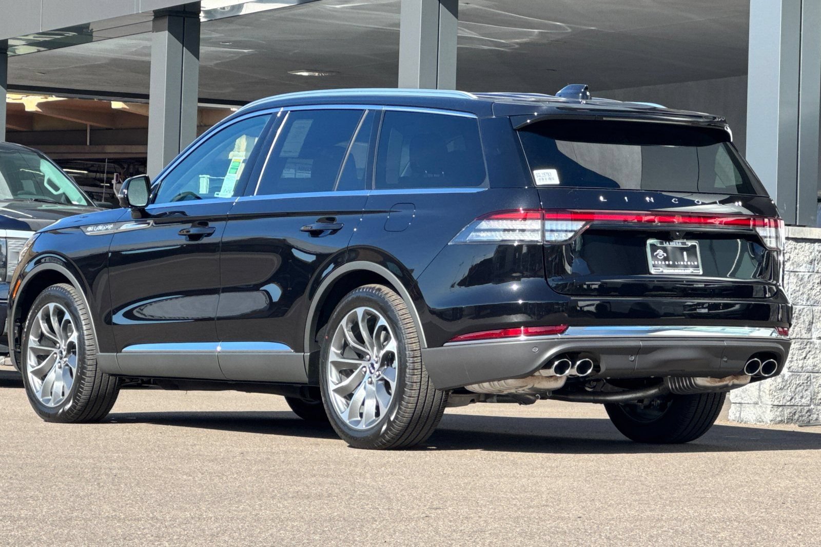 New 2025 Lincoln Aviator Reserve w/ Luxury Package RWD image 5