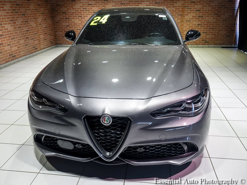 Used 2024 Alfa Romeo Giulia Veloce AWD/4WD image 6