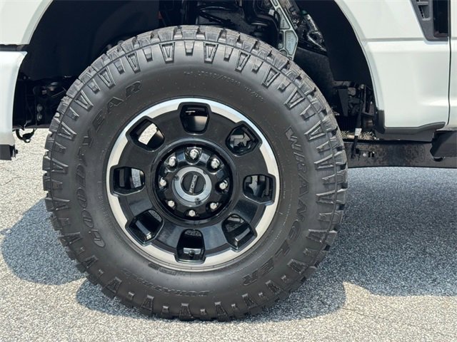 New 2025 Ford F350 Platinum w/ Tremor Off-Road Package image 9