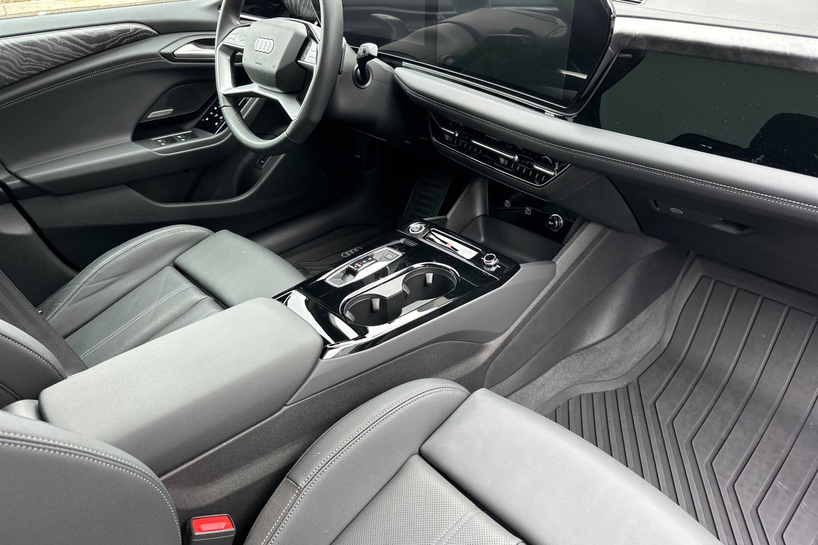 Used 2025 Audi A6 e-tron Premium Plus w/ Premium Plus image 17