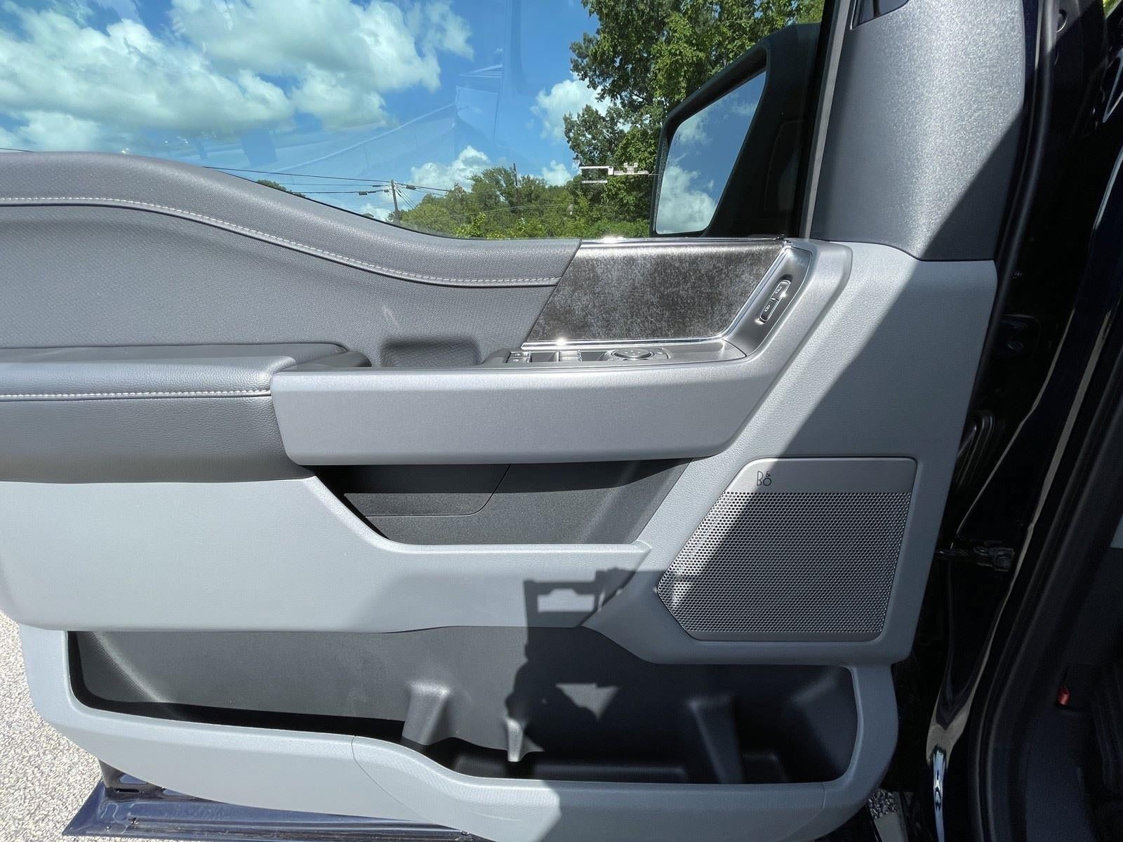 New 2025 Ford F150 Lightning Flash AWD/4WD image 34