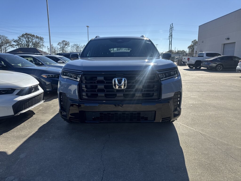 New 2026 Honda Pilot Sport image 2
