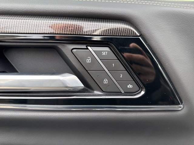 Used 2025 GMC Yukon XL Elevation image 30