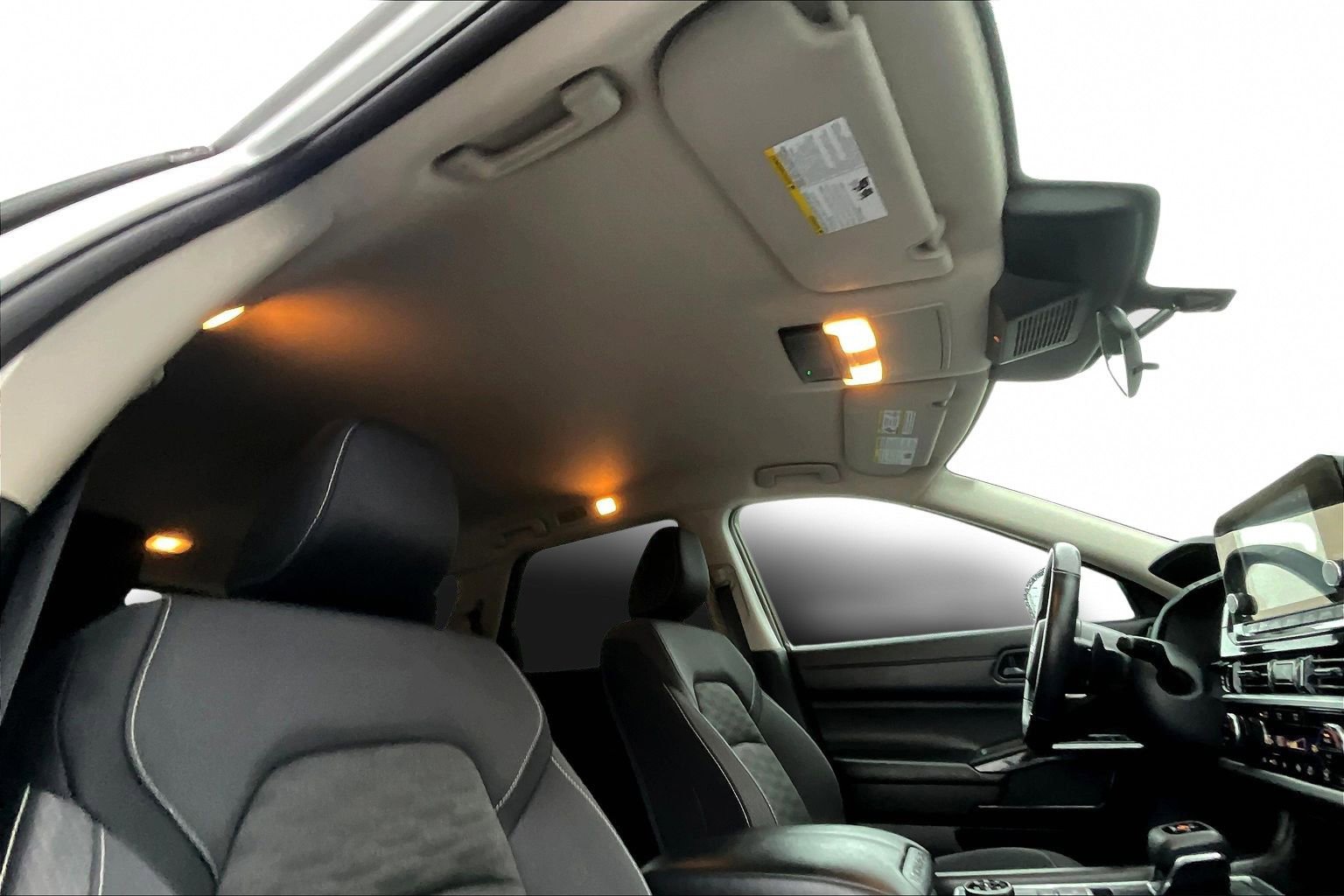 Used 2024 Nissan Pathfinder SV image 26