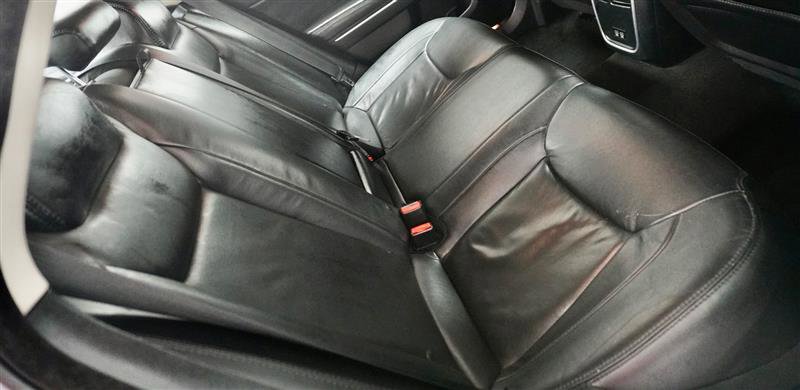 Used 2015 Chrysler 300 Limited image 8