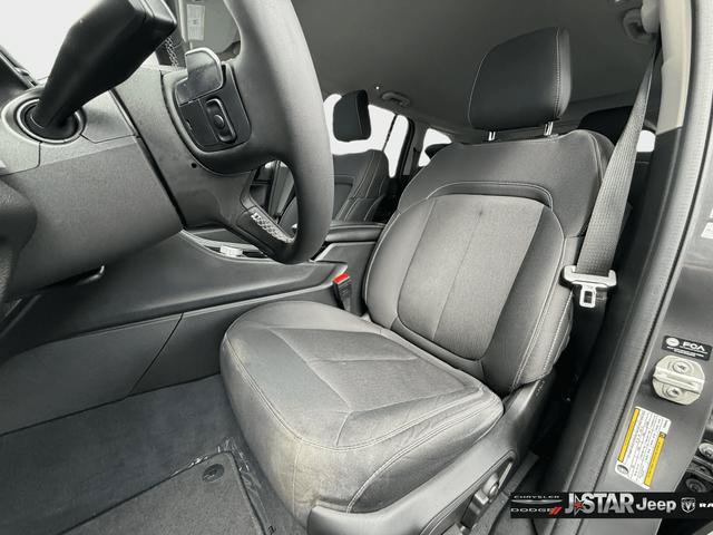 Used 2023 Jeep Grand Cherokee Laredo AWD/4WD image 11