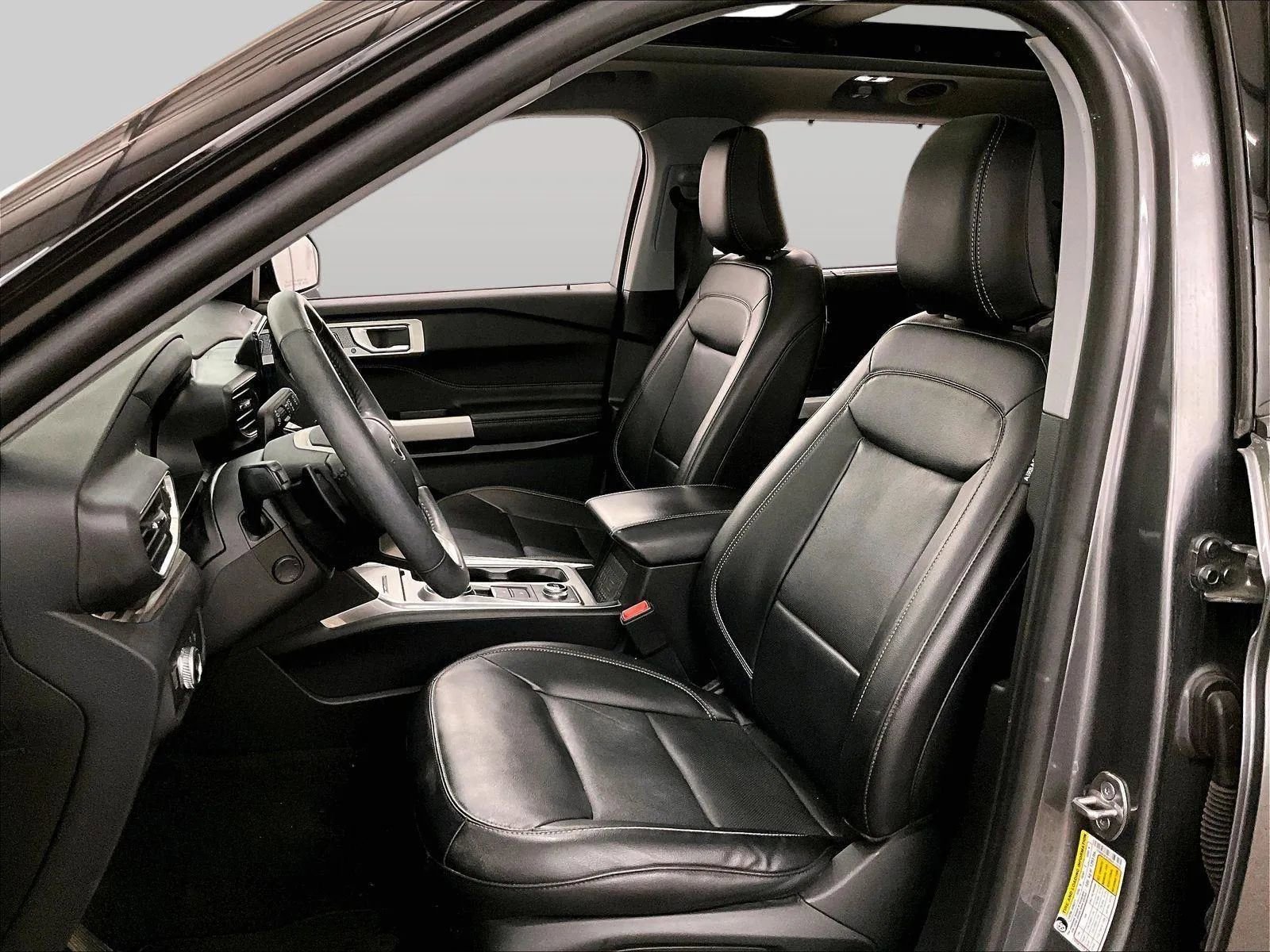 Used 2021 Ford Explorer Limited w/ Equipment Group 301A AWD/4WD image 24