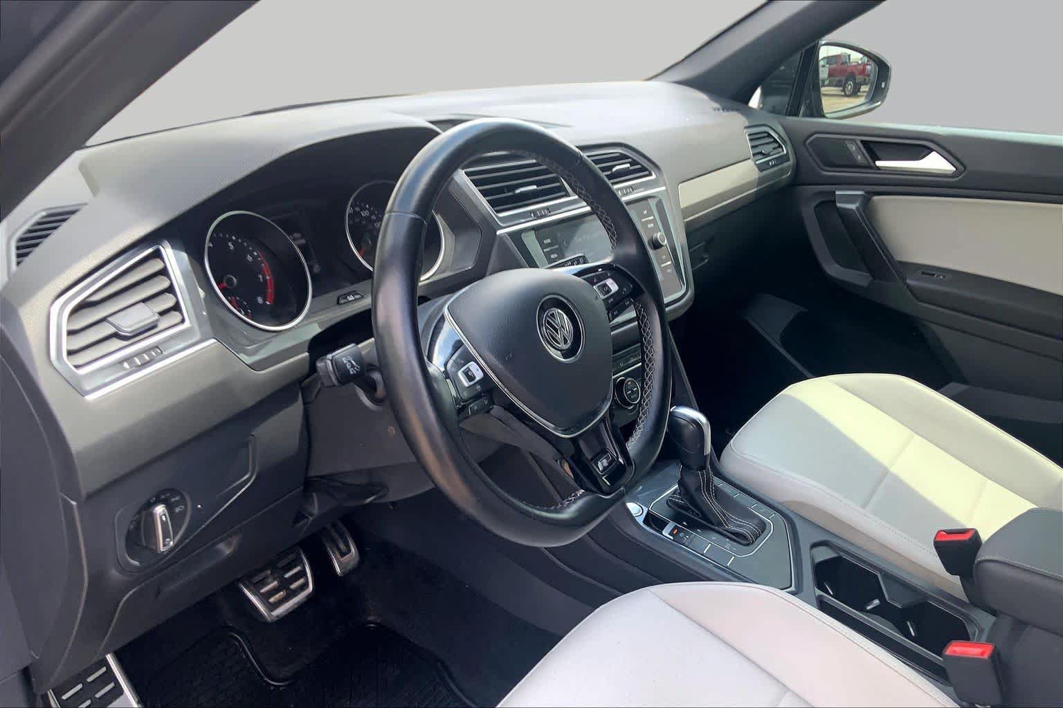 Used 2021 Volkswagen Tiguan SE R-Line FWD image 17