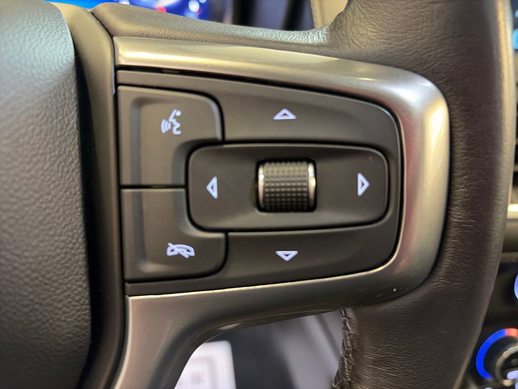Used 2022 Chevrolet Tahoe Z71 w/ Luxury Package AWD/4WD image 29