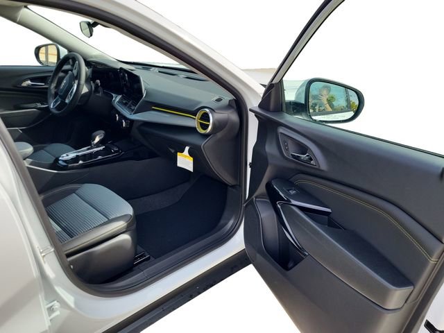 New 2026 Chevrolet Trax LT w/ Driver Confidence Package image 24