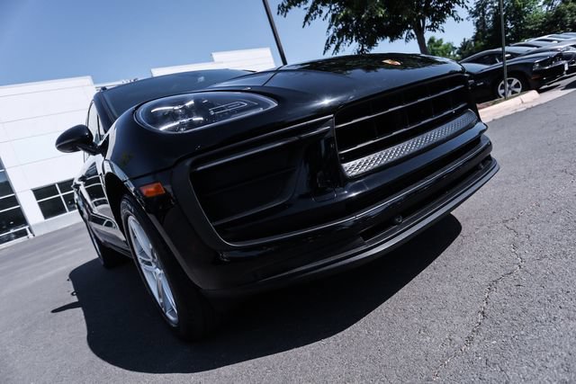 Used 2022 Porsche Macan AWD/4WD image 17