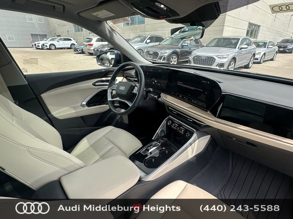 Certified 2025 Audi Q5 Premium w/ Premium Plus AWD/4WD image 17