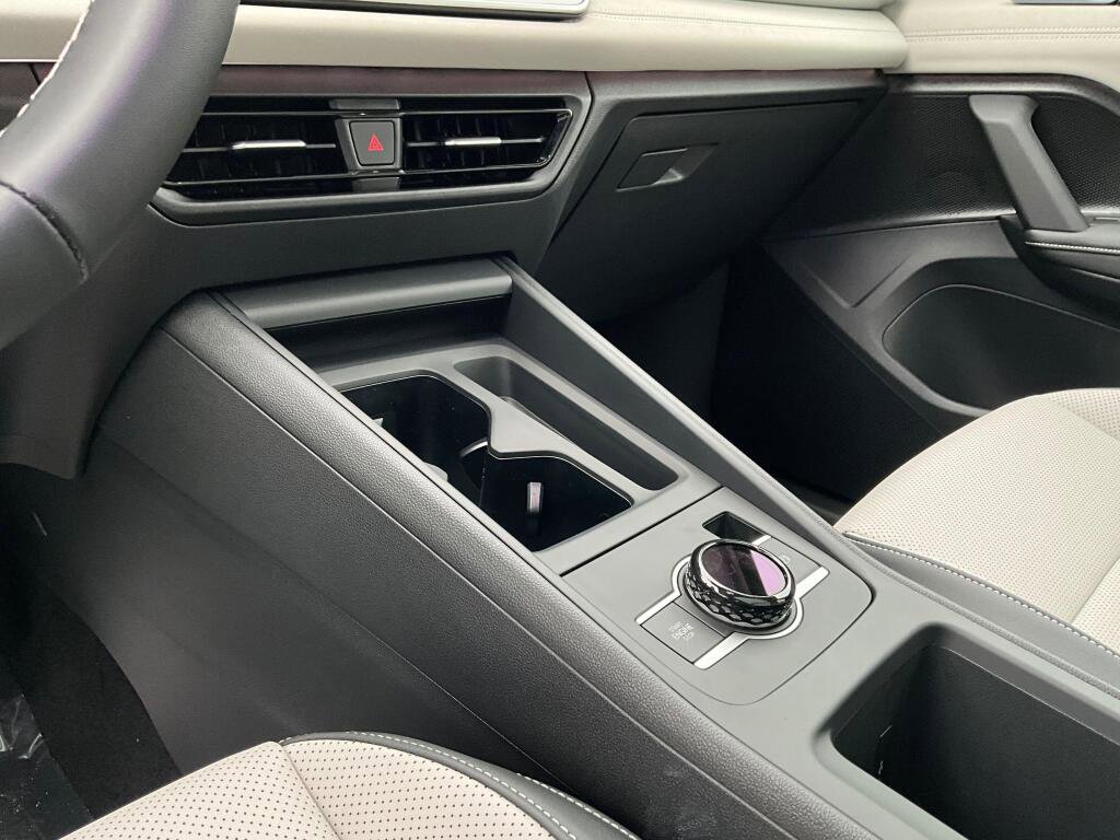 New 2026 Volkswagen Tiguan SE AWD/4WD image 20