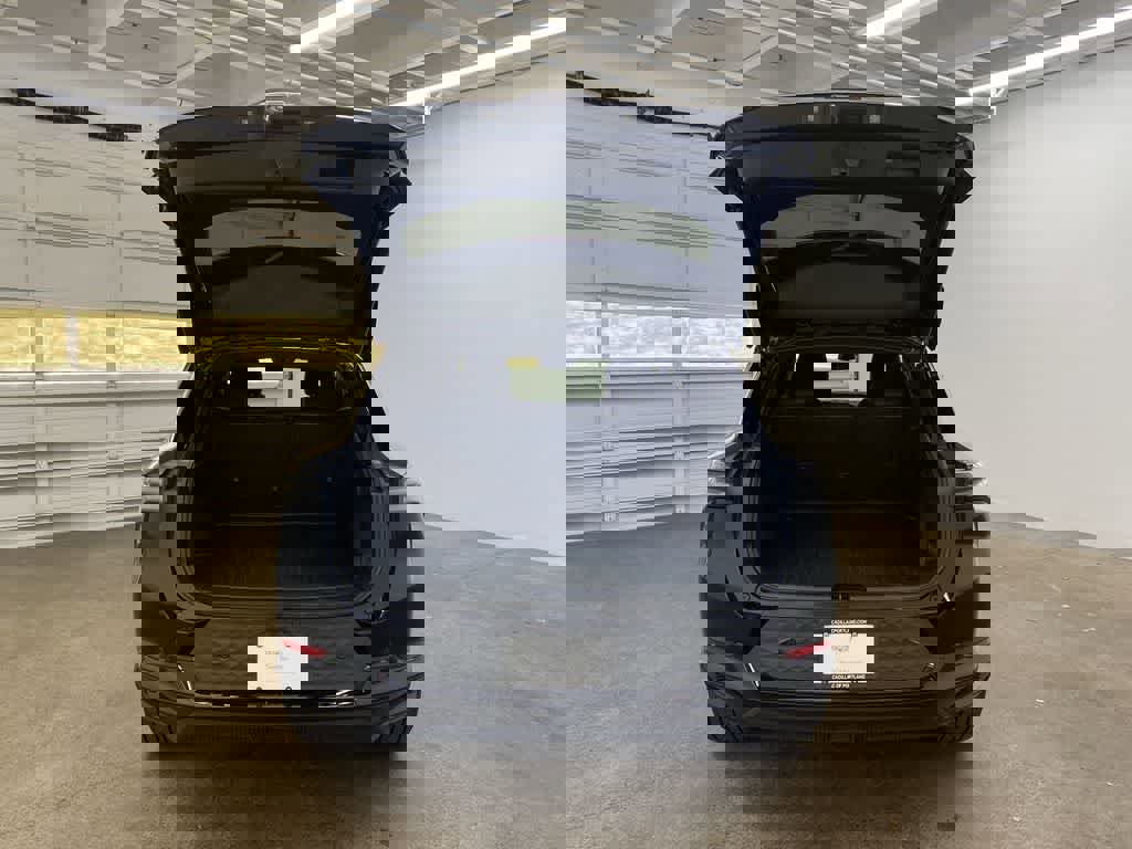 Used 2024 Chevrolet Equinox EV RS image 29