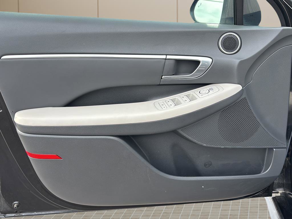 Certified 2022 Hyundai Sonata SEL w/ Cargo Package image 15