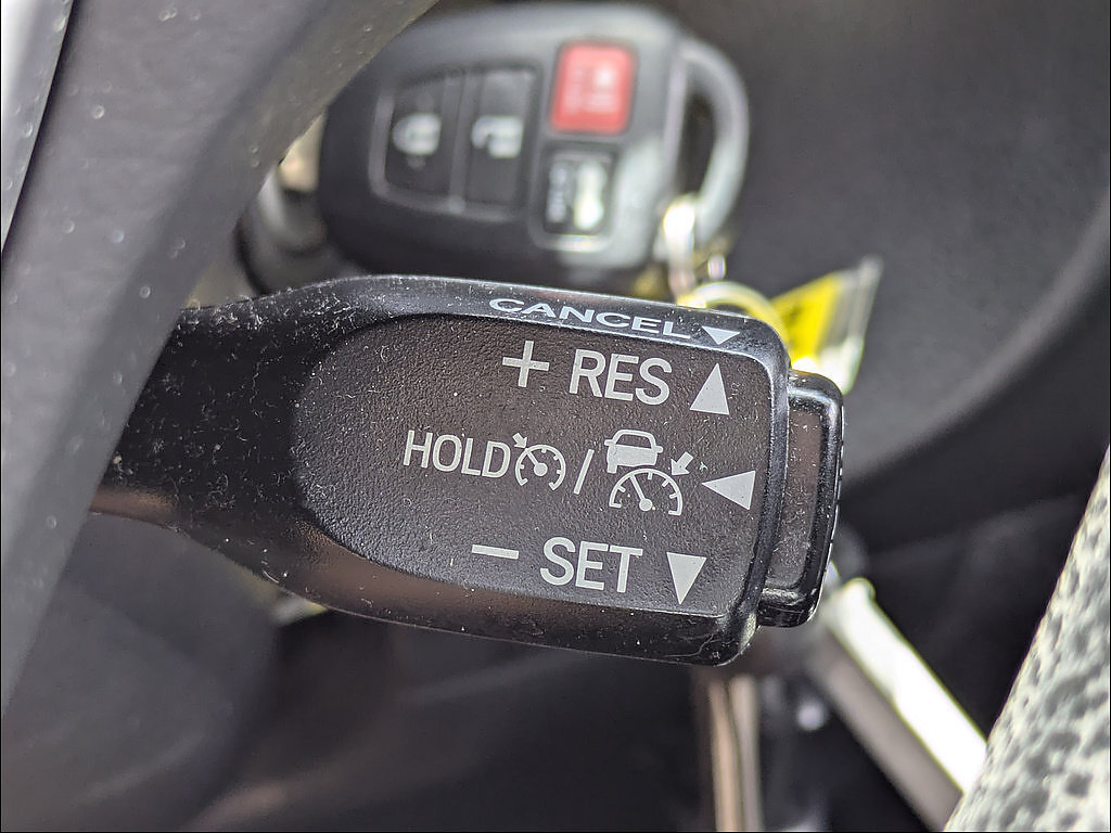 Used 2017 Toyota Corolla LE FWD image 19