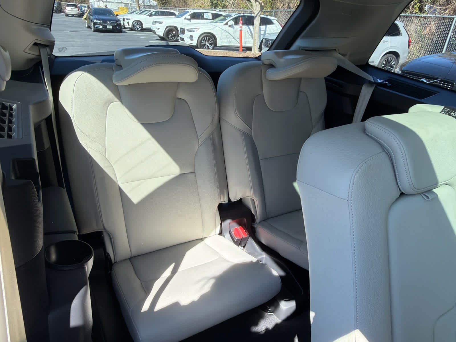 Certified 2024 Volvo XC90 T8 Plus w/ Protection Package Premier image 57