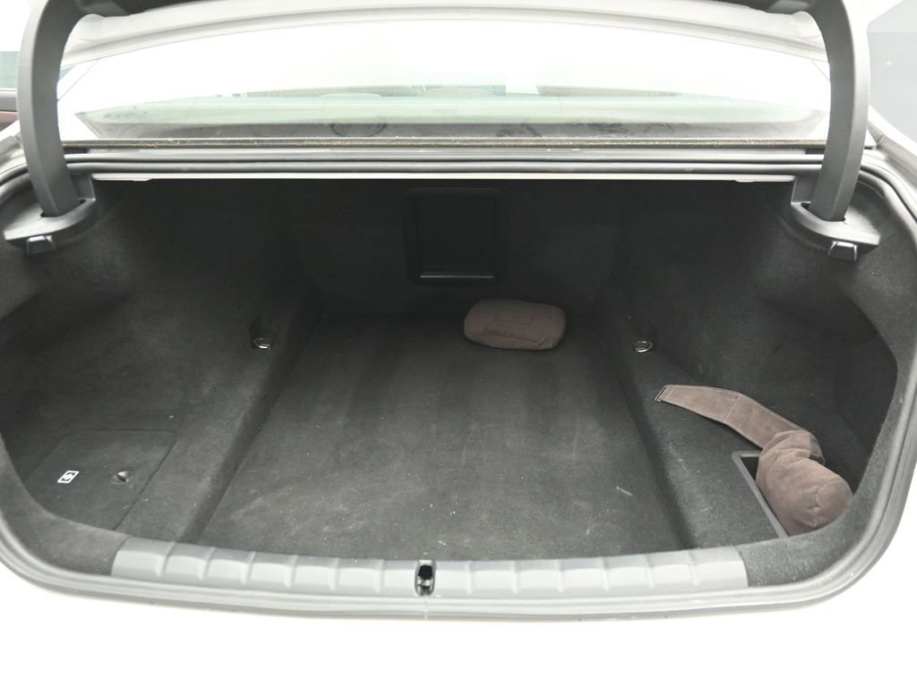 Used 2023 BMW 760i xDrive w/ Luxury Rear Seating Package image 27