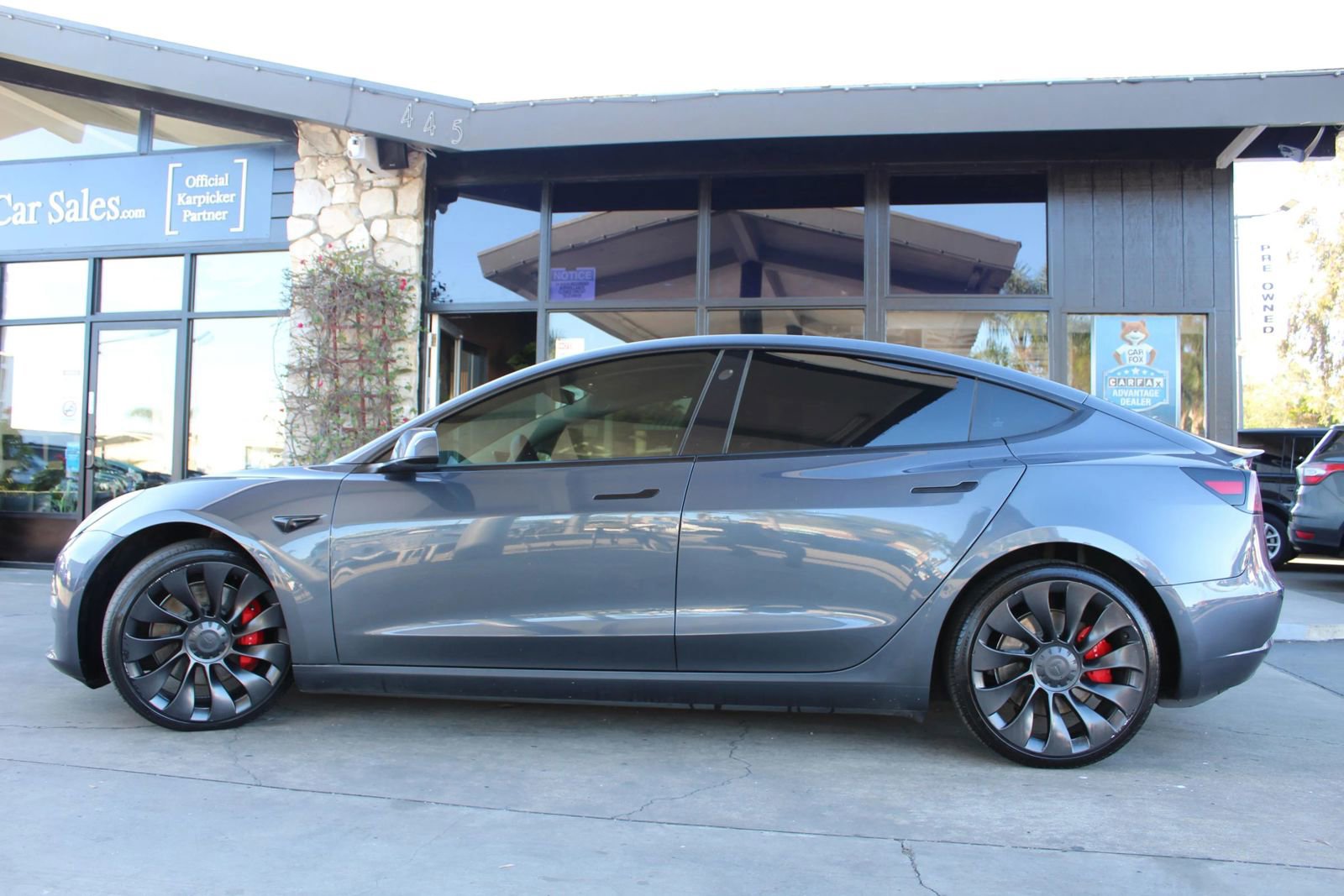 Used 2022 Tesla Model 3 Performance image 2
