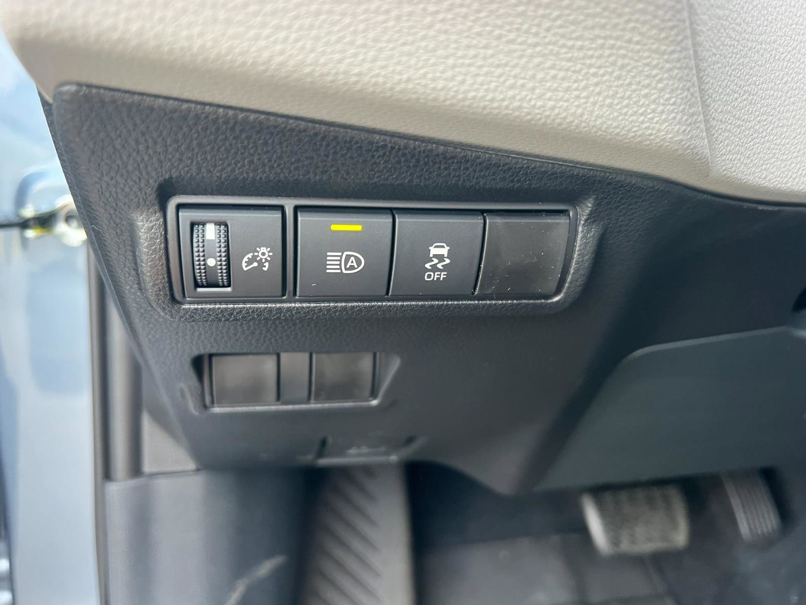 New 2026 Toyota Corolla Cross L image 20