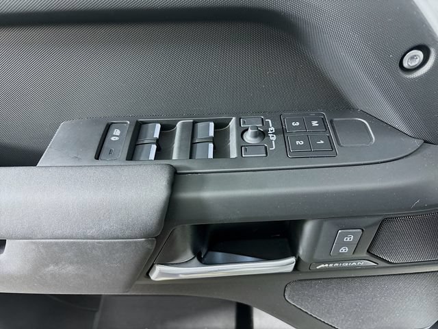 New 2025 Land Rover Defender 110 S AWD/4WD image 19