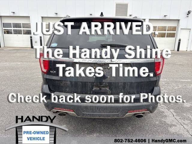 Used 2018 Ford Explorer XLT image 3