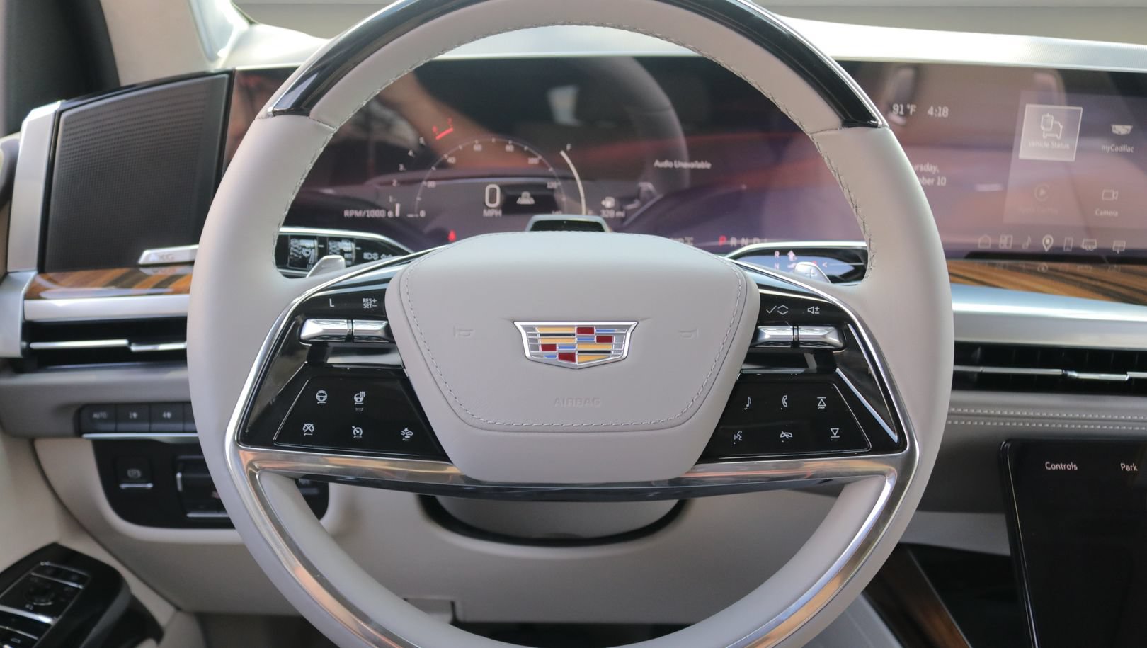 New 2026 Cadillac Escalade ESV Platinum Sport w/ LPO, ONYX Package AWD/4WD image 18