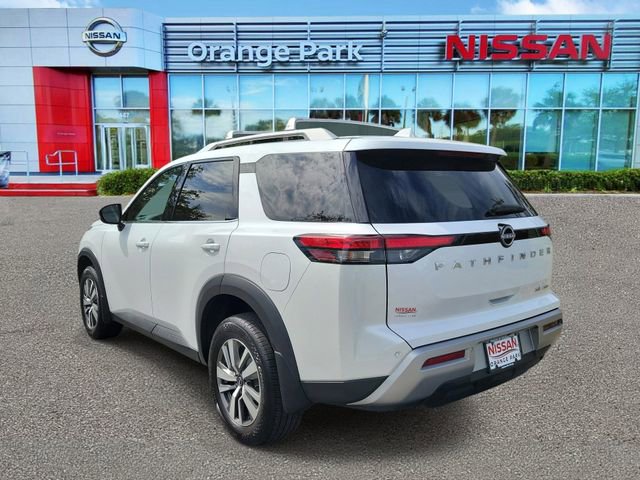Used 2025 Nissan Pathfinder SL AWD/4WD image 3