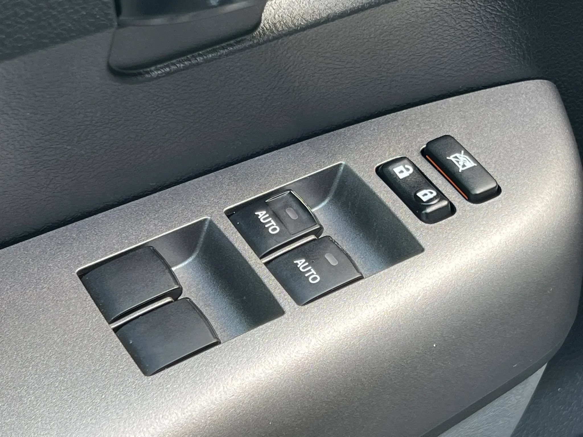 Used 2014 Toyota Sequoia SR5 RWD image 30