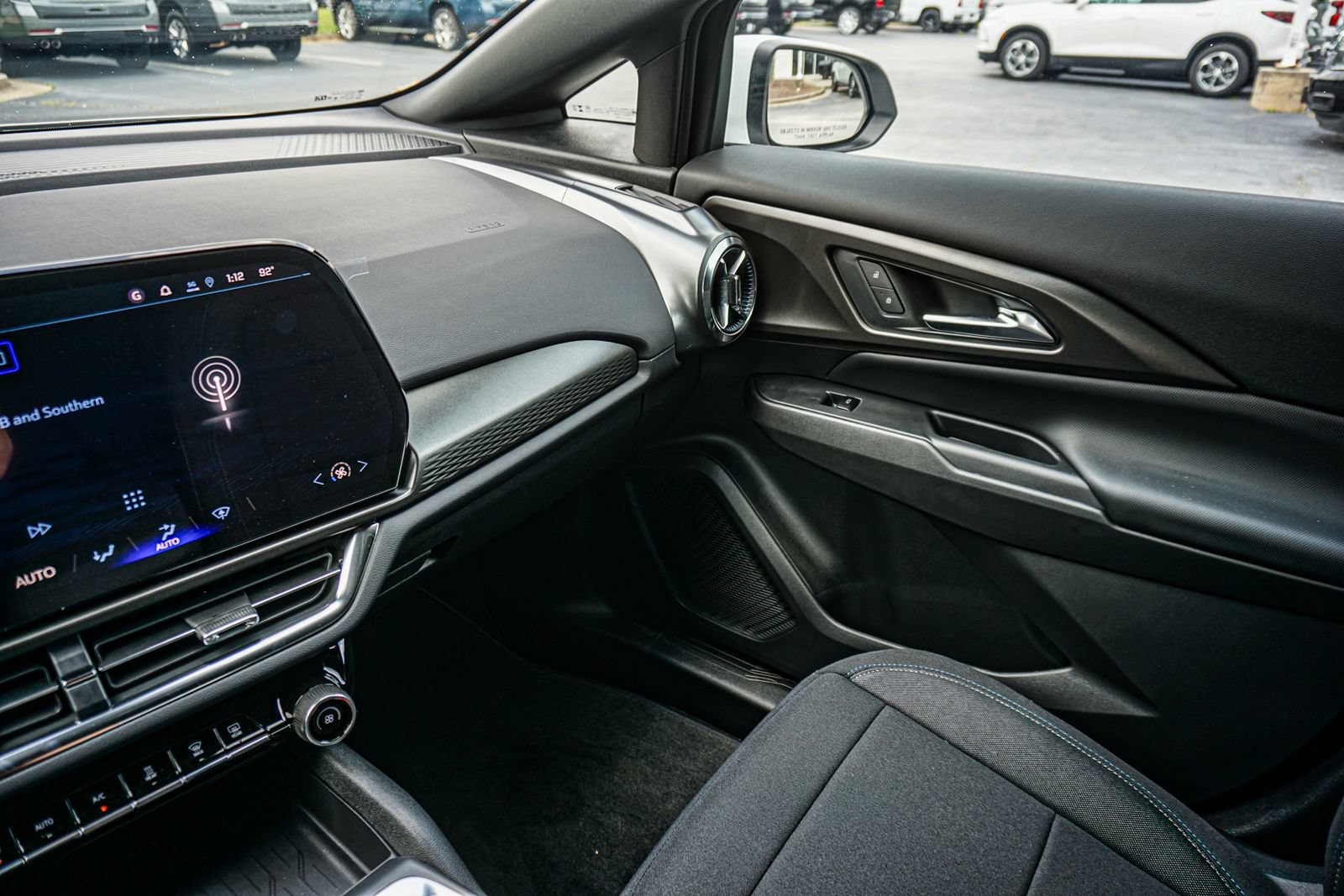 New 2026 Chevrolet Equinox EV LT FWD image 39