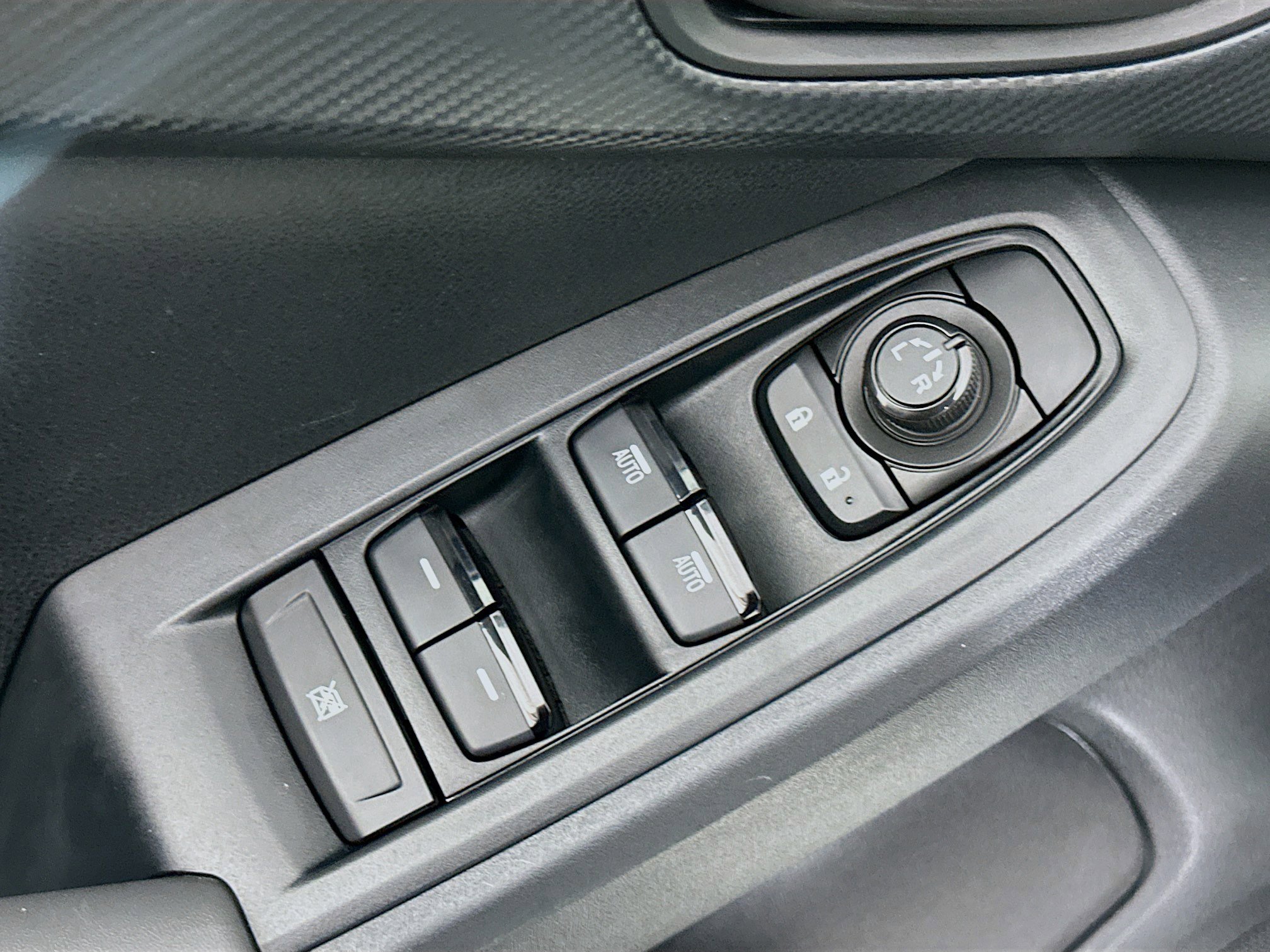 Used 2024 Subaru Crosstrek 2.0i Premium image 15