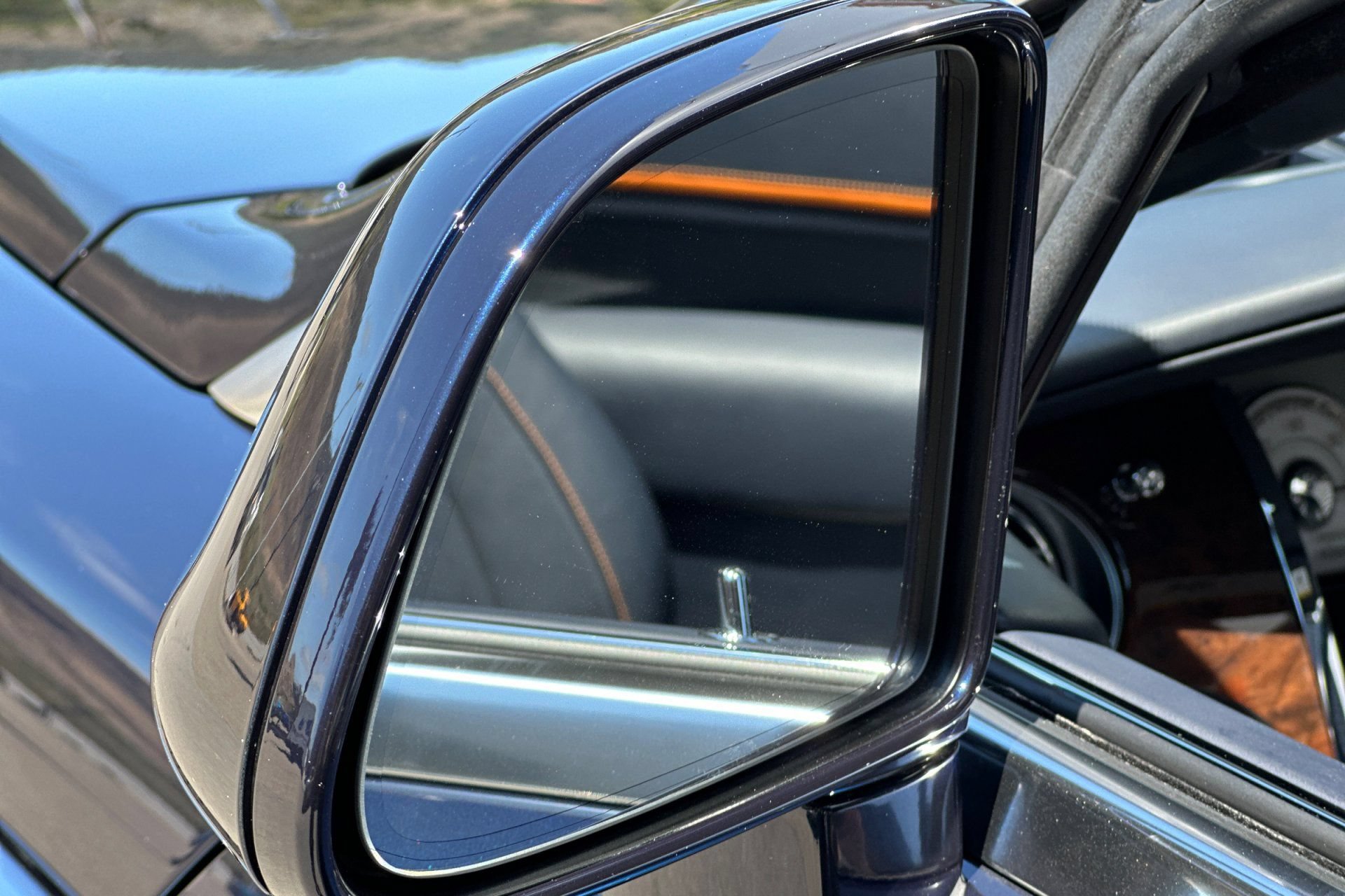 Used 2019 Rolls-Royce Dawn RWD image 39