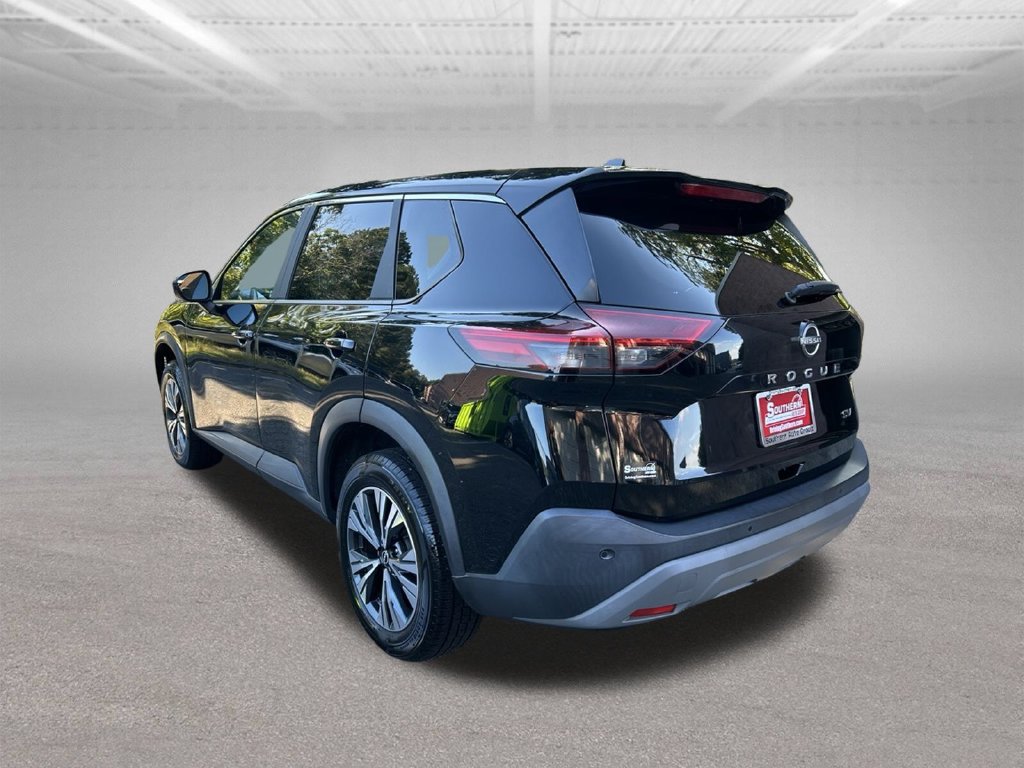 Used 2023 Nissan Rogue SV FWD image 4