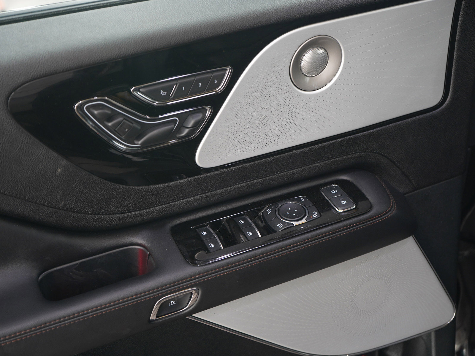 Used 2024 Lincoln Aviator Reserve w/ Equipment Group 201A image 22