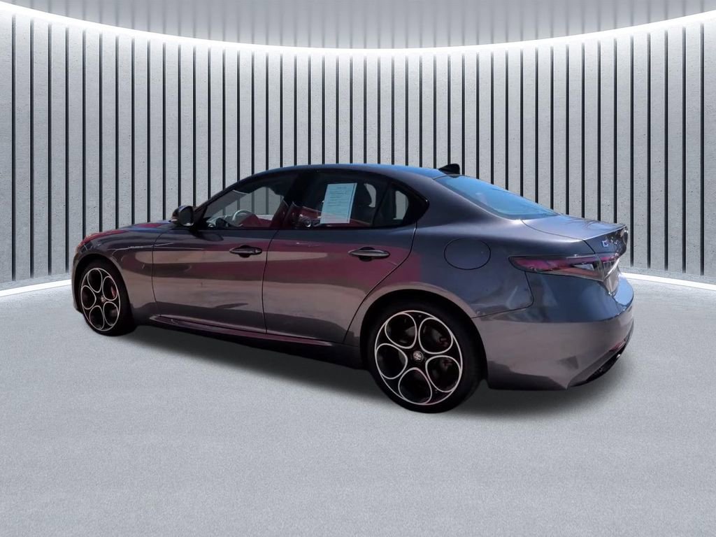 Used 2024 Alfa Romeo Giulia Veloce image 13