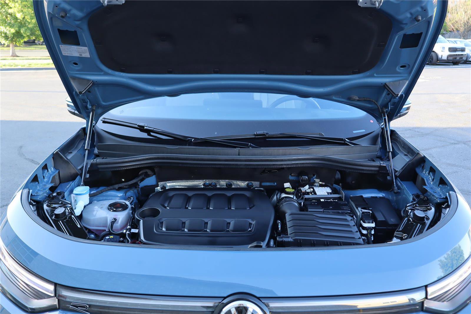 Certified 2025 Volkswagen Tiguan SEL R-Line AWD/4WD image 10