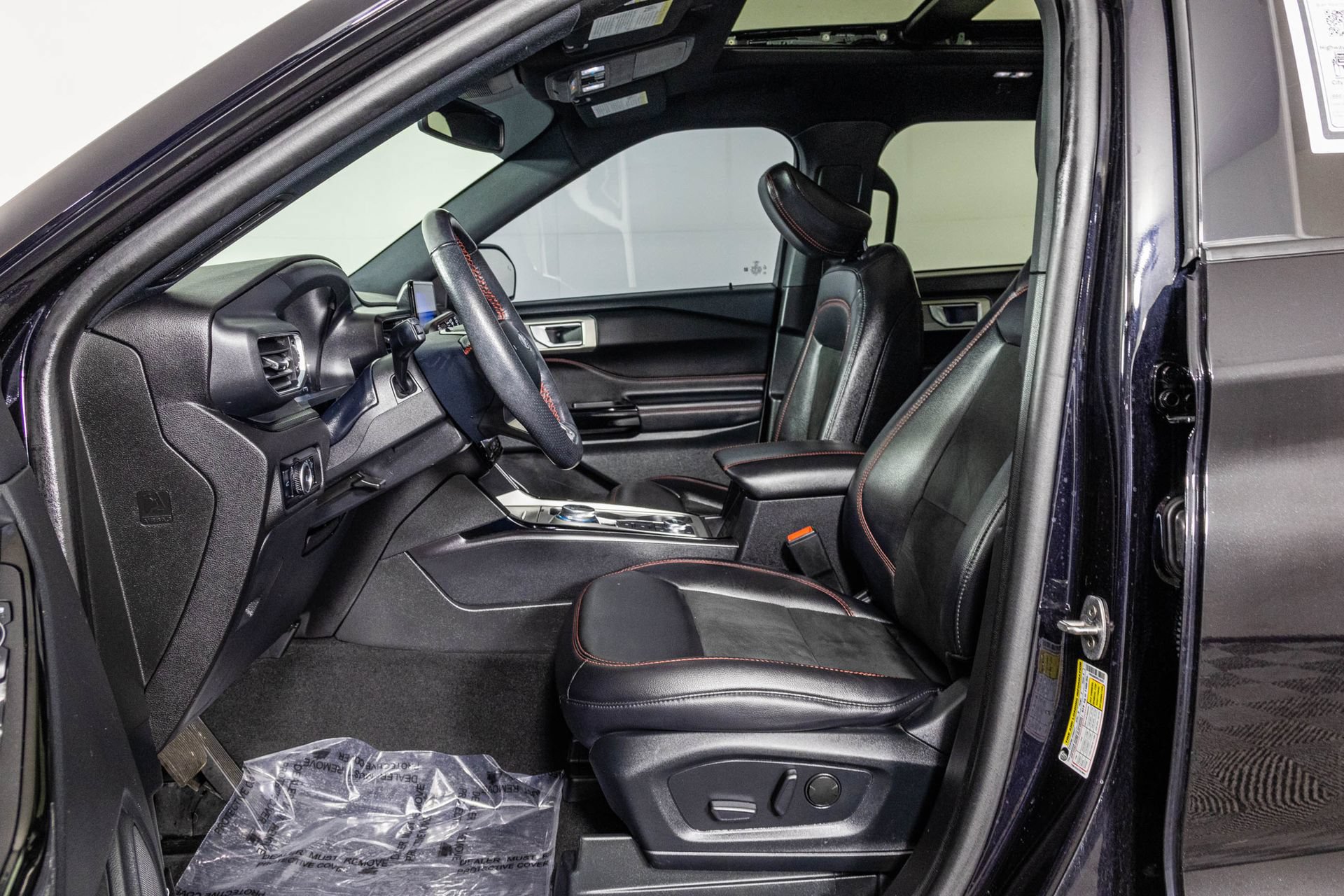 Used 2023 Ford Explorer ST-Line AWD/4WD image 27