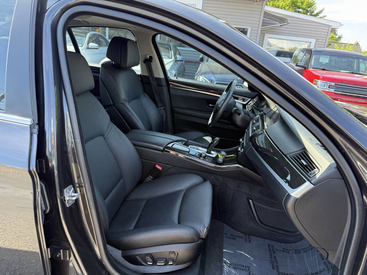 Used 2012 BMW 550i xDrive Sedan AWD/4WD image 14