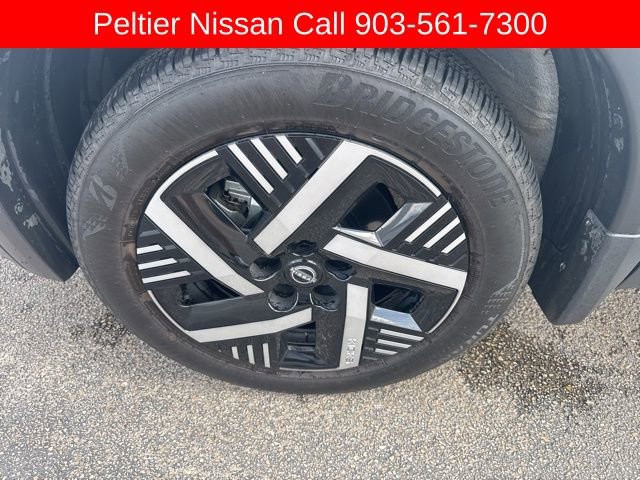 Used 2025 Nissan Kicks SV w/ Illumination Package image 9