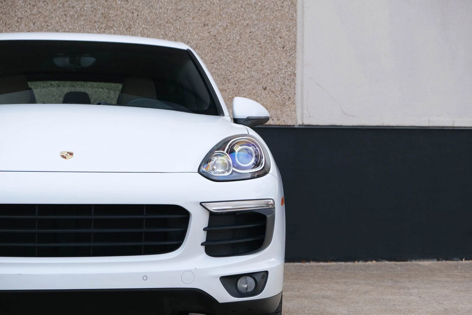 Used 2016 Porsche Cayenne Sport Utility 4D image 3