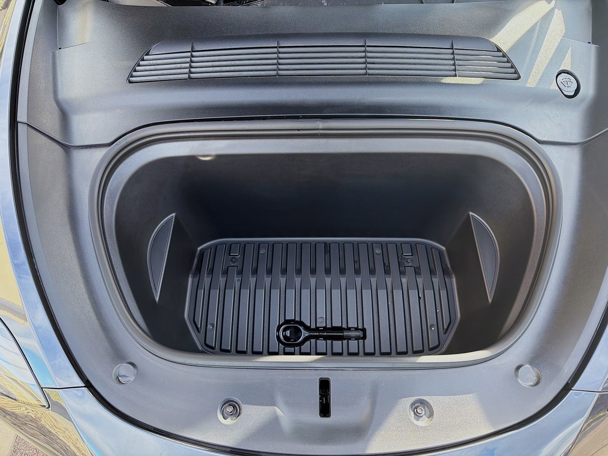 Used 2024 Tesla Model Y Long Range image 33