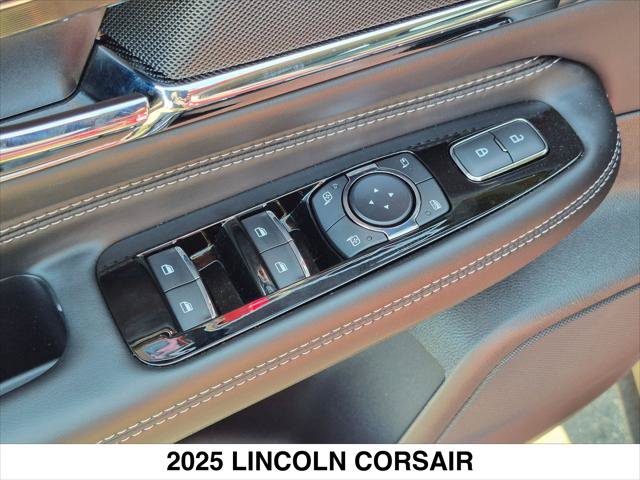 New 2025 Lincoln Corsair Grand Touring w/ Equipment Group 302A AWD/4WD image 11