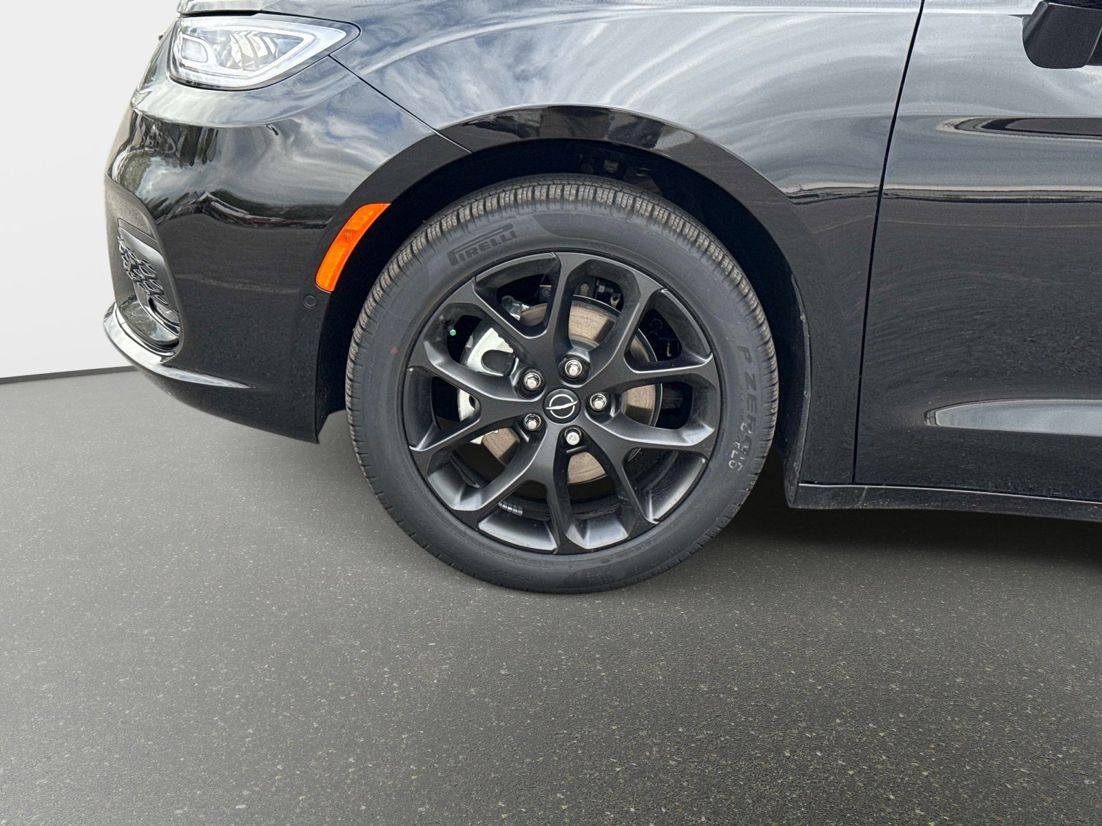 New 2026 Chrysler Pacifica Select image 11