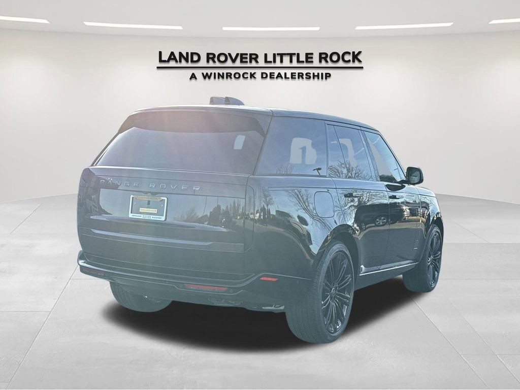 New 2025 Land Rover Range Rover SE image 2